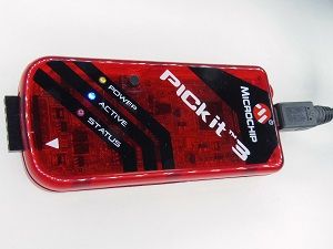 写真5、ICSP書き込み器の例(PICkit3)